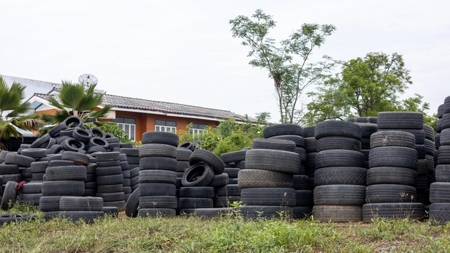 3 Piece Cut Tyre Scrap (Natural Rubber) for Passenger Cars Inner Tube Type Exporter Wholesale in 5000 Tons MOQ Worldwide